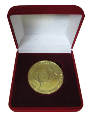 Диплом и золотая медаль выставки Мебель—2008 .
